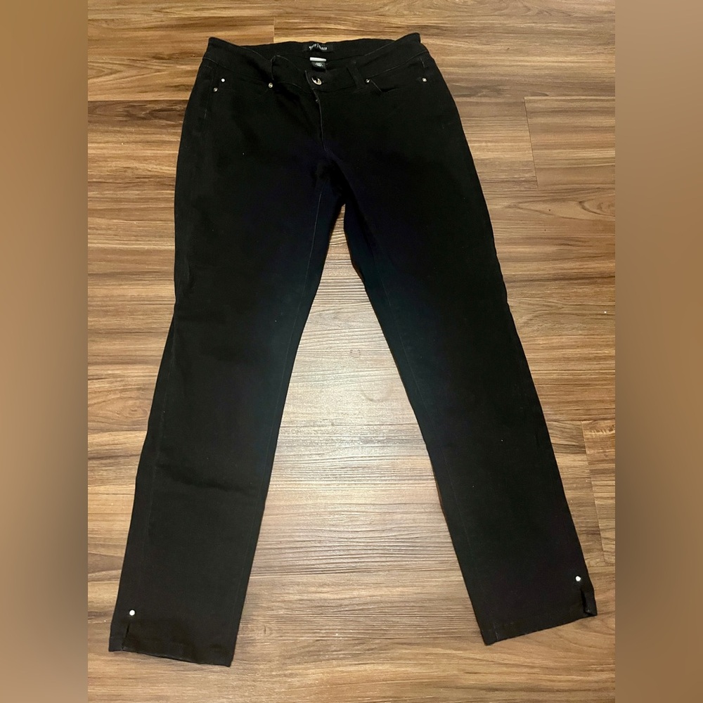 WHBM Black Straight Leg Skimmer Ankle Pants